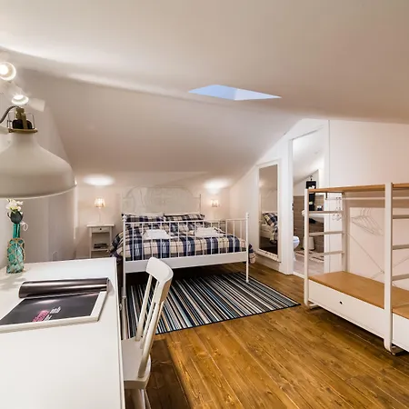 B&B White 4*