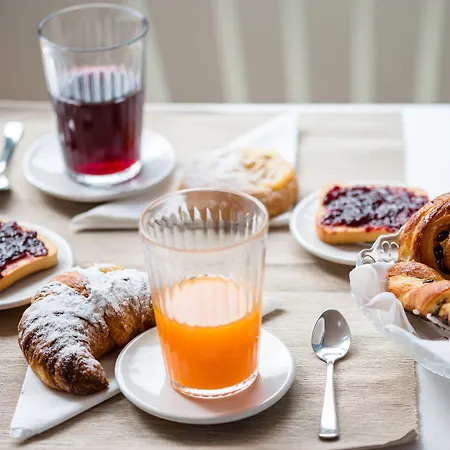 White Bed and breakfast 4*