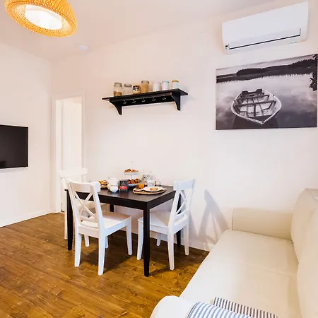 Bed and breakfast White