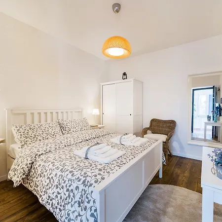 White Bed and breakfast