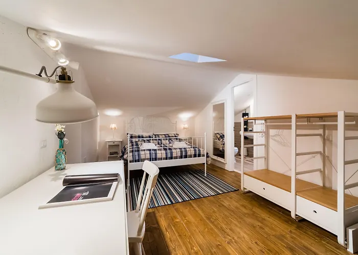 Bed & Breakfast White 4*